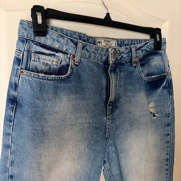 Free People Pearl Bejeweled Straight leg distressed jeans, 29 - Picture 3 of 14